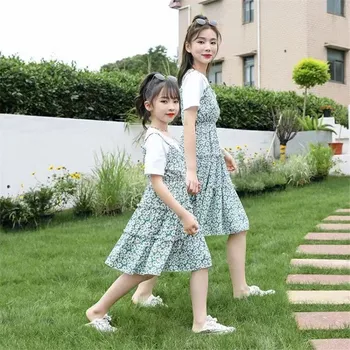 2023 Новая одежда для маленьких девочек, летнее платье для мамы и дочки, цельное платье для девочек